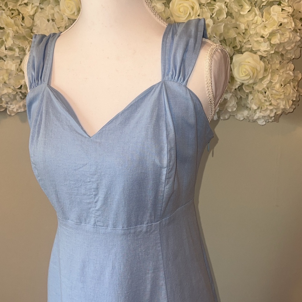Sleeveless Light Blue Maxi Dress with V-Neck flawed - Picture 2 of 10